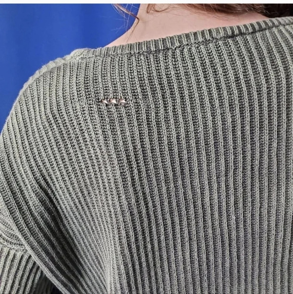 Brandy Melville Knit Sweater - Medium - Picture 7 of 9